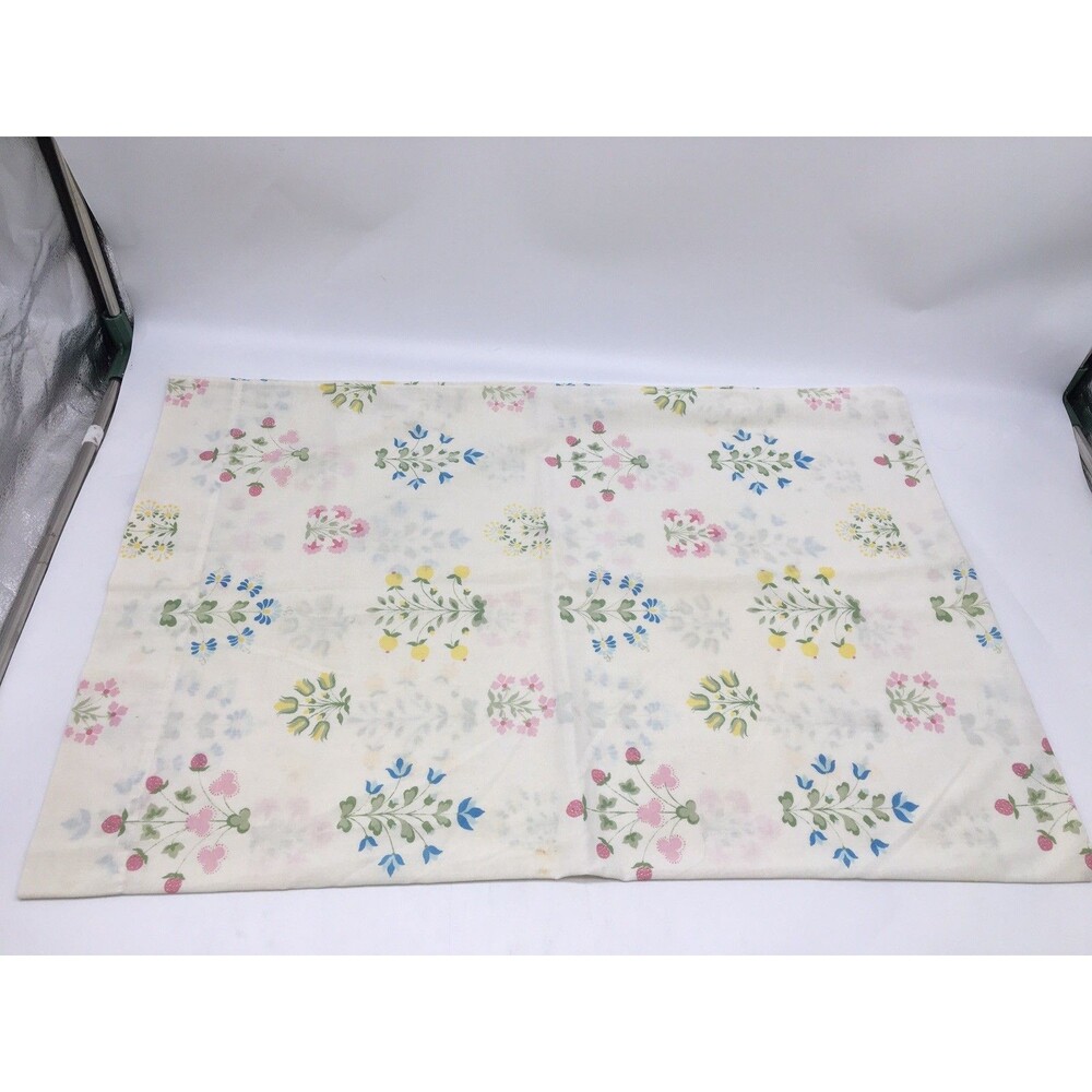 Vintage Floral Pillowcase 31”x21” Off White Percale